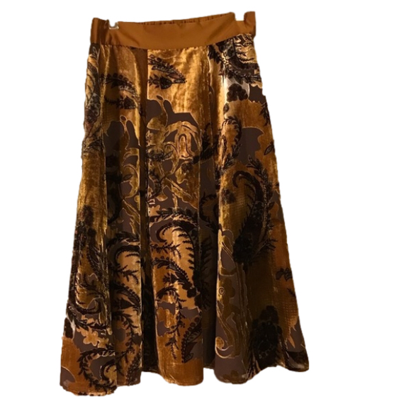 Dresses & Skirts - 𝅺Women’s skirt. Waist size 28.